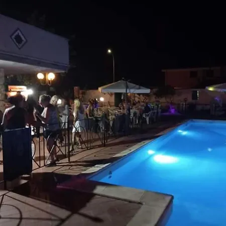 Πανσιόν Bastet *